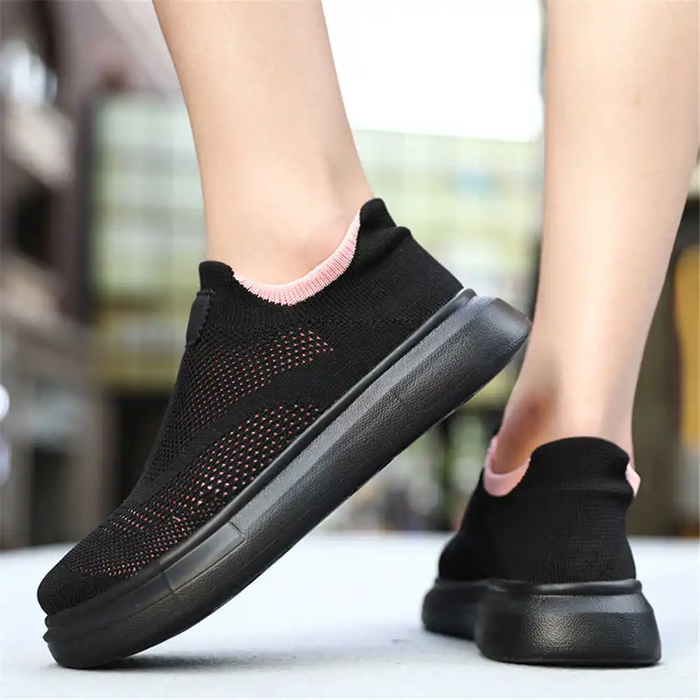Office Tech Ideas - Calze con plateau scarpe marroni per