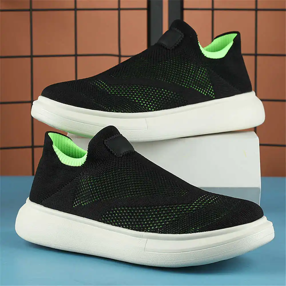 Calze con plateau scarpe marro - Office Tech Ideas recensione e prezzo