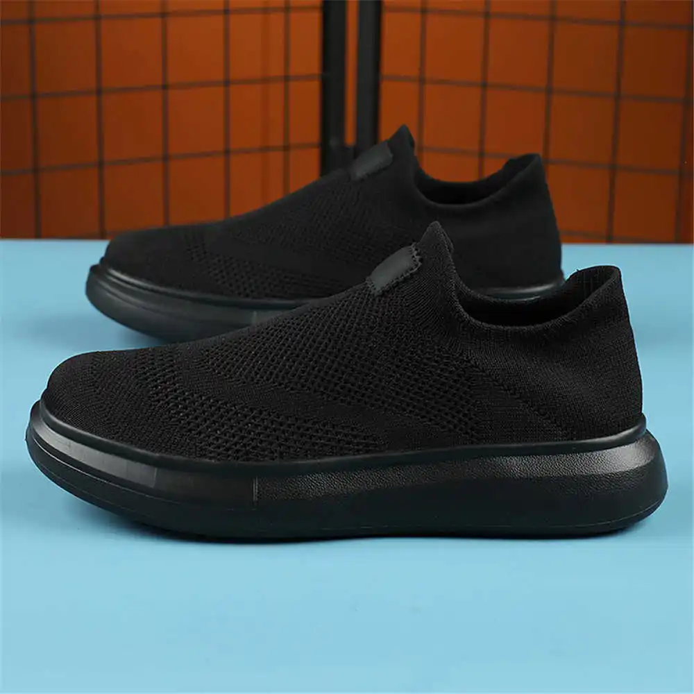 Calze con plateau scarpe marro - Office Tech Ideas recensione e prezzo